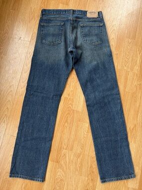 Signature Levi's Men’s Slim Straight Jeans